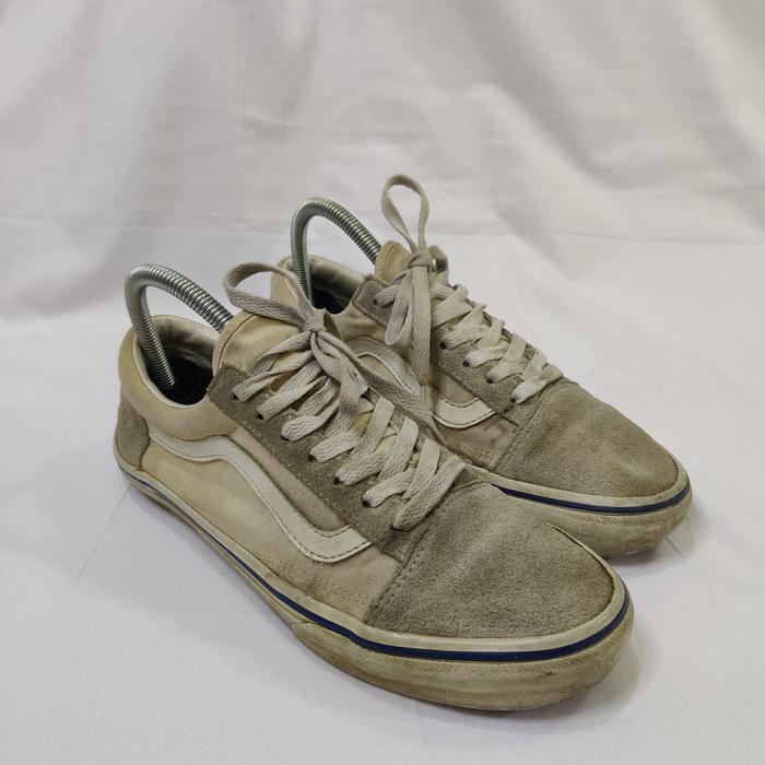 vans old skool broken white
