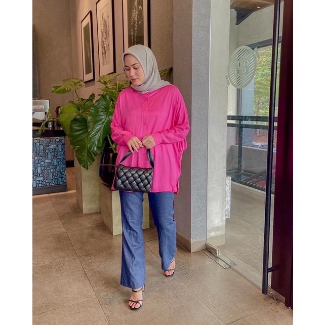 Gambar Kemeja Oversize Polos Tencel Look Wanita Sheeza Shirt Dipuan - Magenta dari Dipuan undefined Tokopedia