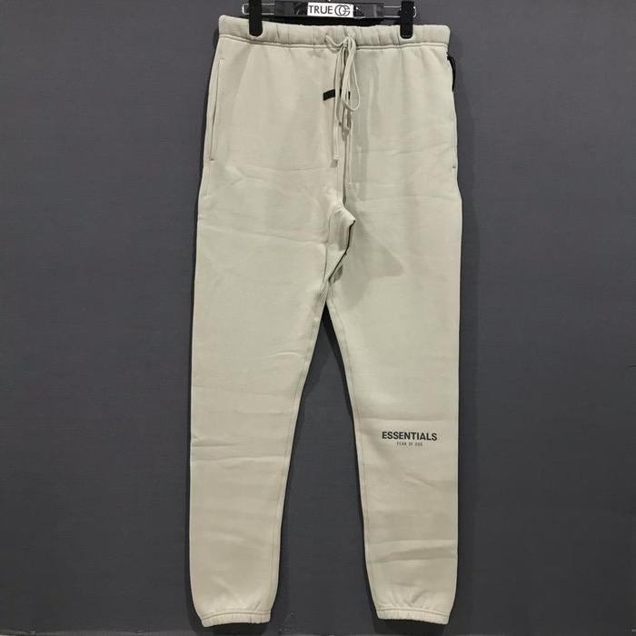 Gambar Fear Of God Essentials Core Collection Sweat Pants 100% Original - GREEN CONCRETE, L dari True OG Kicks undefined Tokopedia