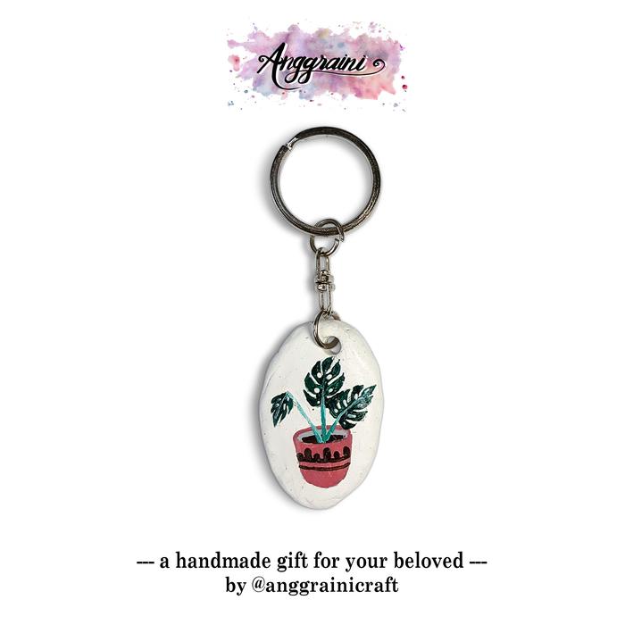 Gambar gantungan kunci lukis handmade, painted clay keychain. tipe plantae - PCK 05 dari Anggraini craft undefined 5 Tokopedia