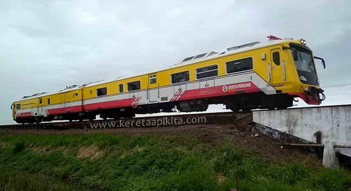 Gambar miniatur kereta api PENOLONG skala HO 1/87 Pajangan - PENOLONG INKA dari mang irin miniatur undefined Tokopedia