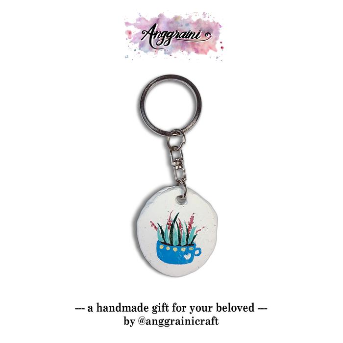 Gambar gantungan kunci lukis handmade, painted clay keychain. tipe plantae - PCK 05 dari Anggraini craft undefined Tokopedia
