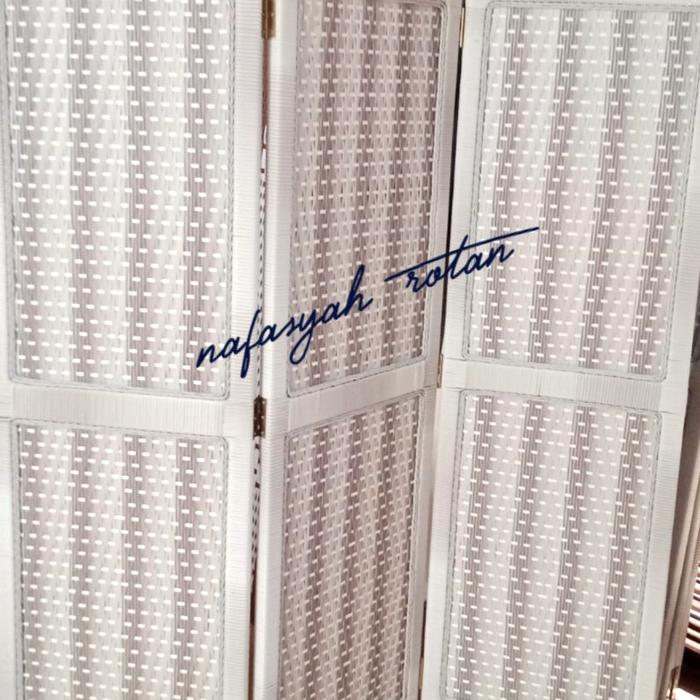 Gambar partisi 3 pintu / penyekat ruangan rotan sintetis / sekat ruangan - klaras dari nafasyah rotan undefined Tokopedia