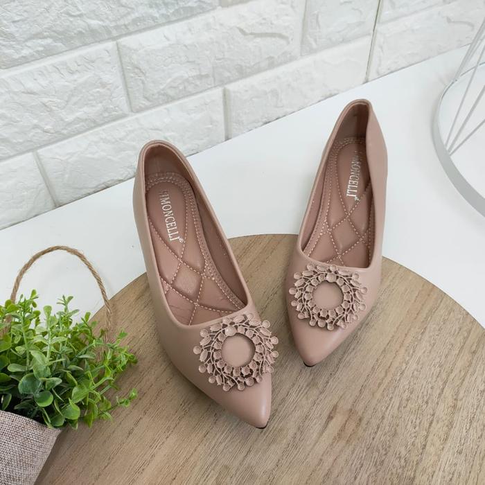 Gambar SEPATU WANITA TUMIT TAHU 5 CM SIMONCELLI - khaki, 39 dari simoncellicollection undefined Tokopedia