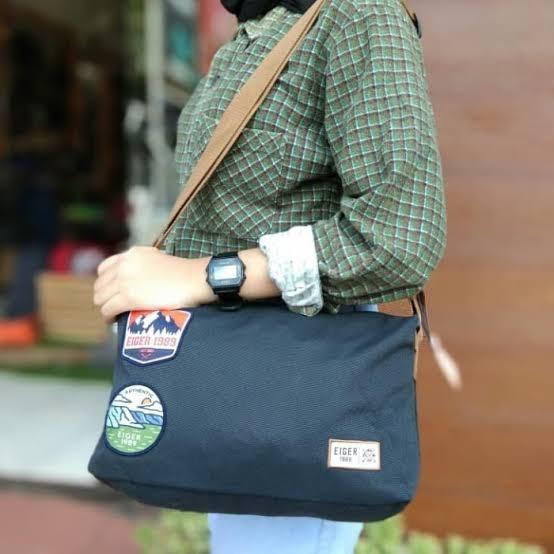Gambar Tas Eiger Slempang 910005240 PATHWAY Regular Shoulder Bag S Navy Baru - Navy dari Okebuy Net undefined Tokopedia