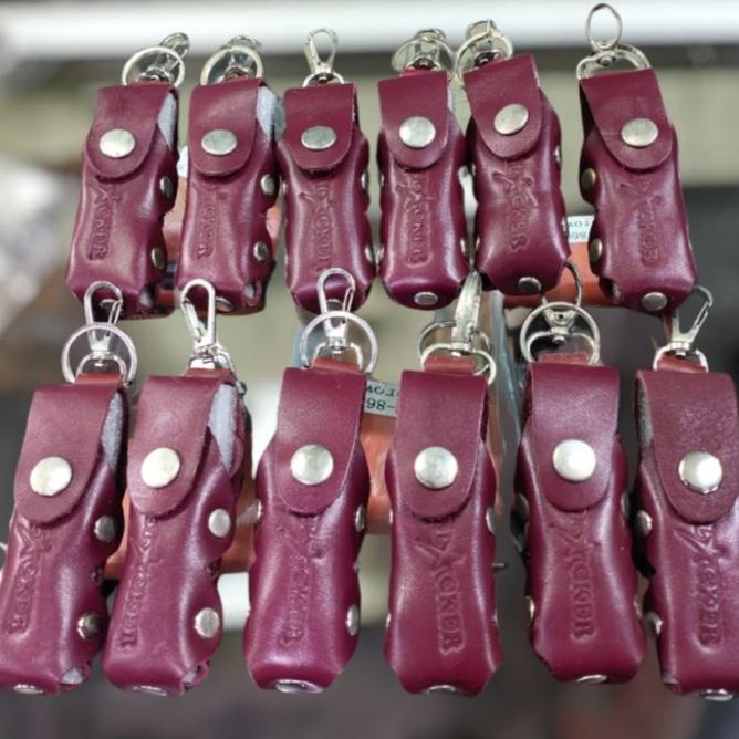 Gambar Gantungan Aksesories Kunci tempat slot Korek Api kulit asli - Merah dari barangbagus shop undefined Tokopedia