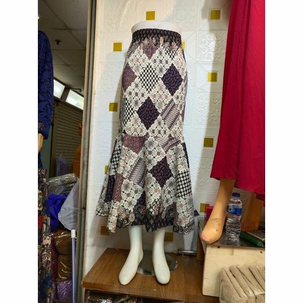 Gambar ROK DUYUNG BATIK / BAWAHAN KEBAYA / BATIK WANITA - 5 dari Agnakebaya24 undefined Tokopedia