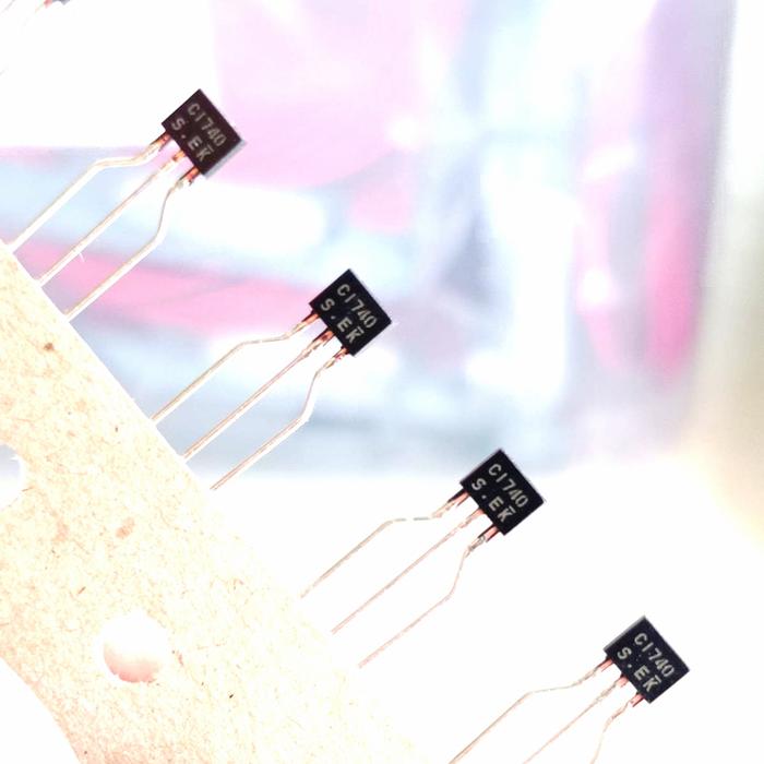 Transistor NPN 2SC1740S Originale Rohm - 60V, 0.15A, Package TO-92S, HFE 270-560