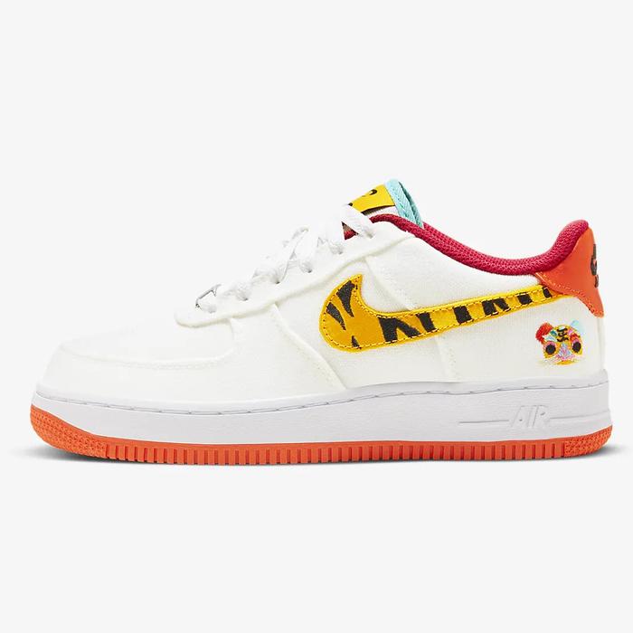 NIKE AIR FORCE LV8 CNY SAIL WHITE UNIVERSITY GOLD ORIGINAL di Hypebills  Tokopedia