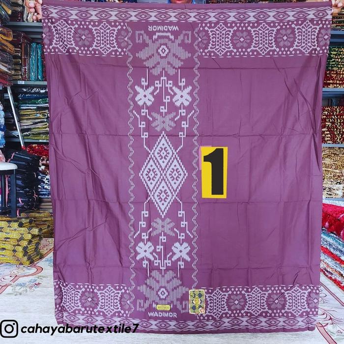 Gambar SARUNG WADIMOR MOTIF BALI SUPER SSS SARUNG TENUN WADIMOR MURAH - Gambar 1 dari CAHAYA BARU TEX undefined Tokopedia