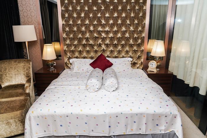Gambar SPREI TENCEL 100% ORIGINAL LENZING - PACKAGING MEWAH - BOLGA - NEW - White Polka, Super King dari Bolga-id undefined Tokopedia