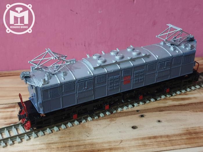 Gambar Miniatur Lokomotif Listrik ESS 3201 - Original Replica Autentic. - Abu-abu dari Medarrie Works-id undefined Tokopedia