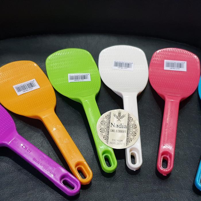 Gambar Centong nasi/sendok nasi/anti lengket - merk Lily dari NadiaAlshop undefined Tokopedia