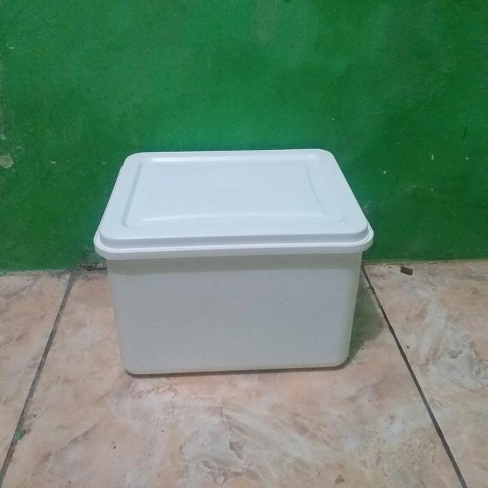 Gambar ember es/tempat penyimpanan/box es cream ukuran 8 liter - polos8liter, sama8literkotak dari sjgak undefined Tokopedia