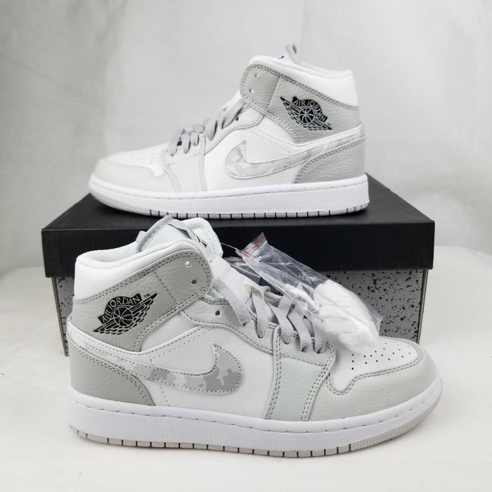 Jual Nike Air Jordan 1 Mid Camo - 40 - Jakarta Selatan - Riyo Fashion Store  | Tokopedia