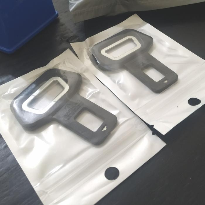 Gambar Stopper alarm seat belt mobil - Plus buka botol dari BS Art undefined Tokopedia