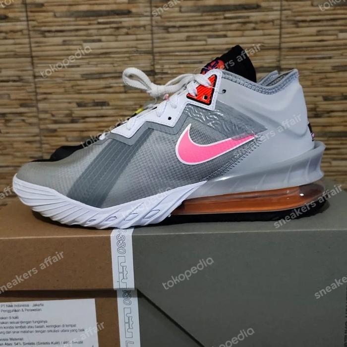 lebron space jam shoes bugs