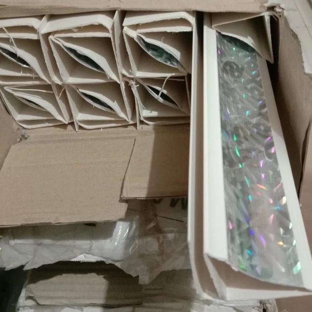 Gambar Lis plafon pvc profil samping / List plavon profil pvc - Putih silver dari Armet Karya Pvc Gypsum undefined Tokopedia