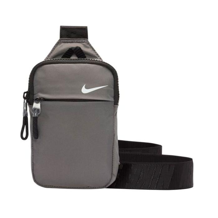 Tas Nike Sportswear Essentials Hip Jual Nike Sportswear Essentials