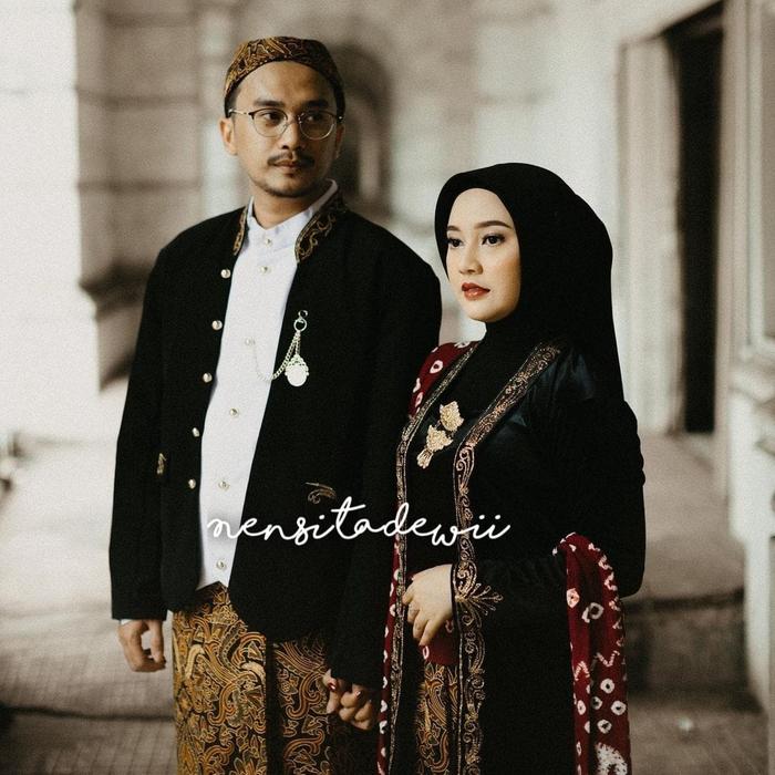 Gambar [1 Set] Baju Prewed / Baju Couple / Baju Adat Jawa - Solo, Semenromo - XXL/L5, XXL / Jumbo dari Nensitadewi Wedding undefined Tokopedia