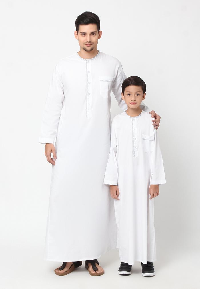 Gambar Gamis Pria Putih Bahan Katun Couple Ayah dan Anak GP Yazid White - S dari Busana Arafah undefined Tokopedia