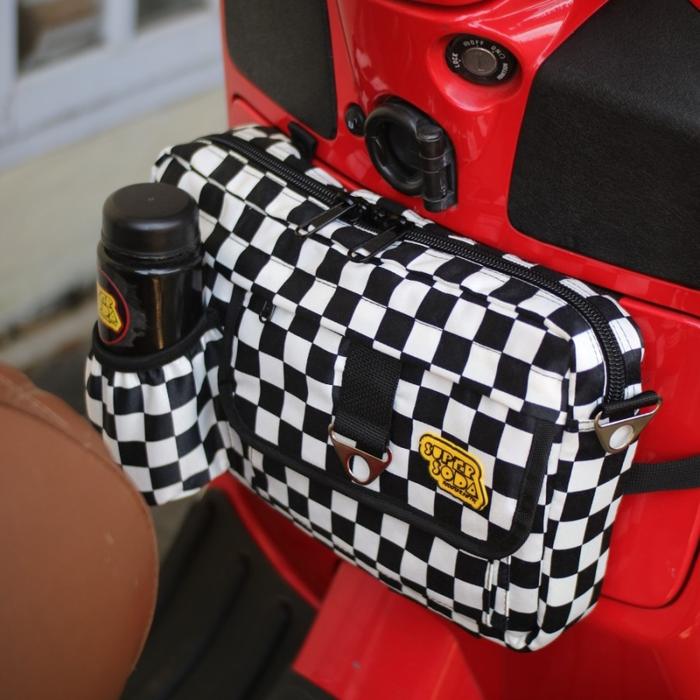 Gambar Supersoda Tas Bagasi Depan Bag sling bag Combo Vespa Classic Modern - full checker dari skuterkoloni undefined Tokopedia