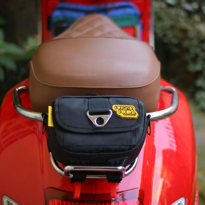 Gambar Supersoda Tas mini Rear Rack Vespa Sprint Primavera GTS - BLACK dari skuterkoloni undefined Tokopedia