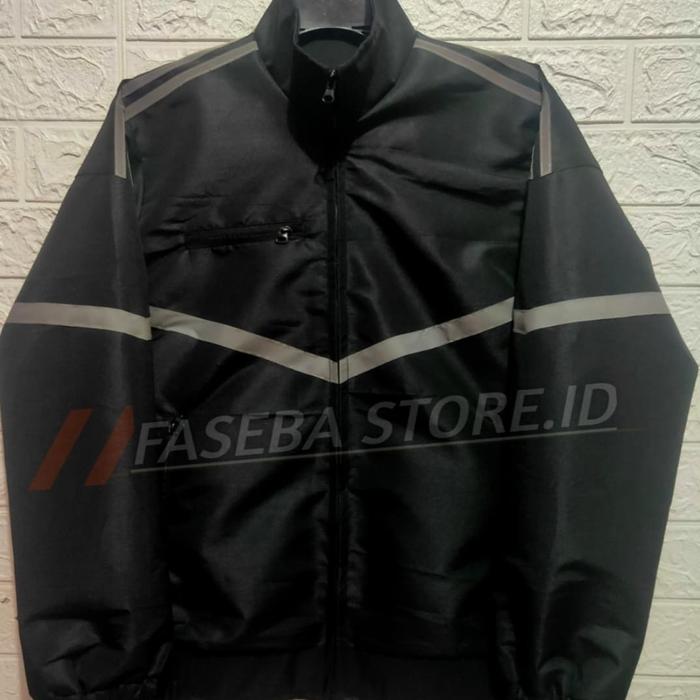 Gambar jaket bomber pria model will hitam polos lis scotlet nyala - Hitam, M dari FASEBA STORE undefined Tokopedia