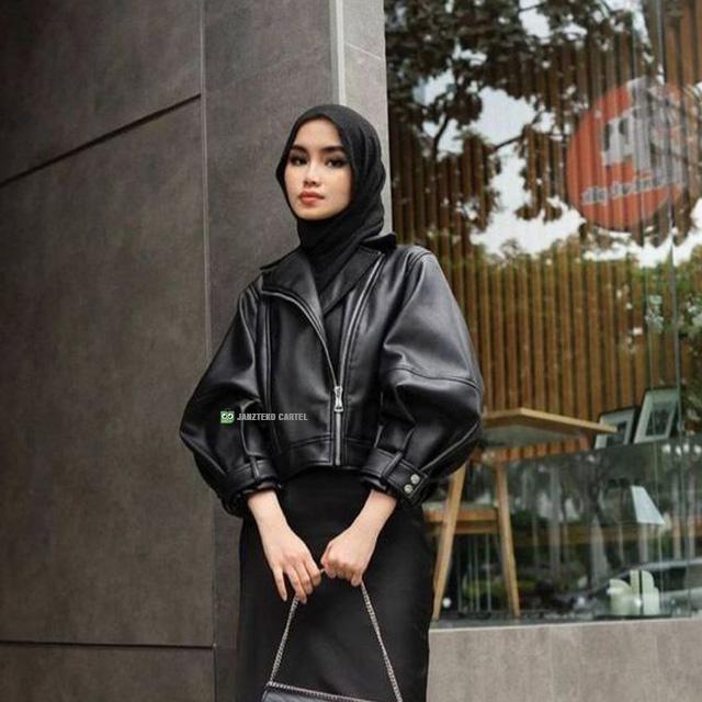 Gambar JNK x SALWA - Jaket Wanita Single Breasted Punk Crop Kulit Sintetis - Hitam, M dari JANZTEKO CULTURE undefined Tokopedia