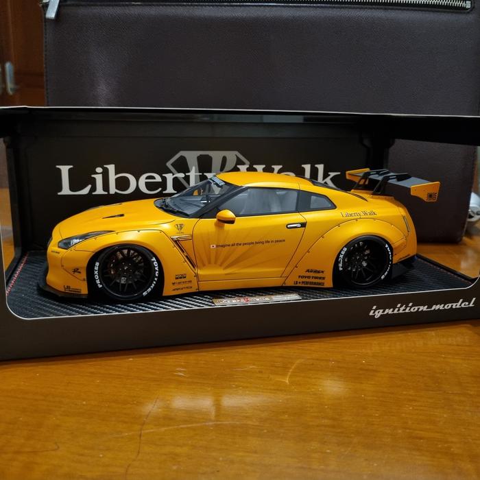PGM LB Works Nissan Skyline GTR R35 Chameleon with Model