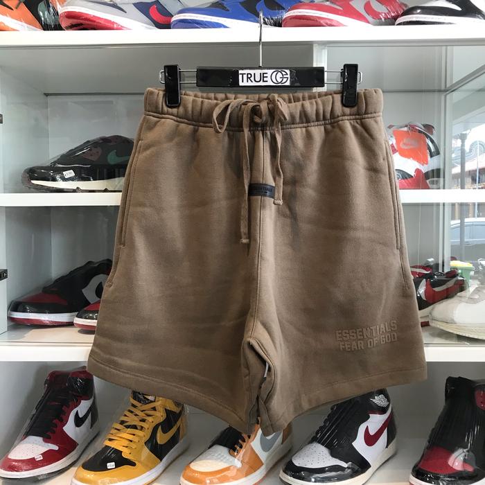 Gambar Fear Of God Essentials F22 SweatShort 100% Original - WOOD, XS dari True OG Kicks undefined Tokopedia