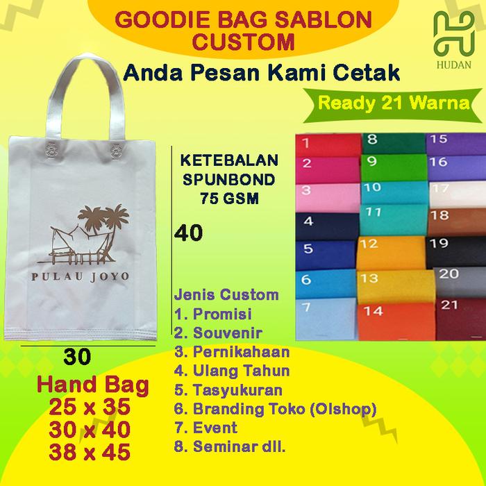 Gambar Custom Sablon Goodie Bag Tas Spunbond 30x40x10 Kantong Sponbon Besar dari Alhudan undefined Tokopedia