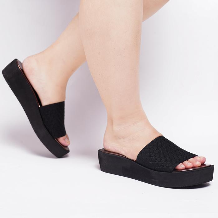 Wedges Slop ibu ibu Sandal Import wanita Uk 41-42-43-44-45 BIG SIZE ZV  Cream, 41 di Arvian Footwear Fashion Tokopedia