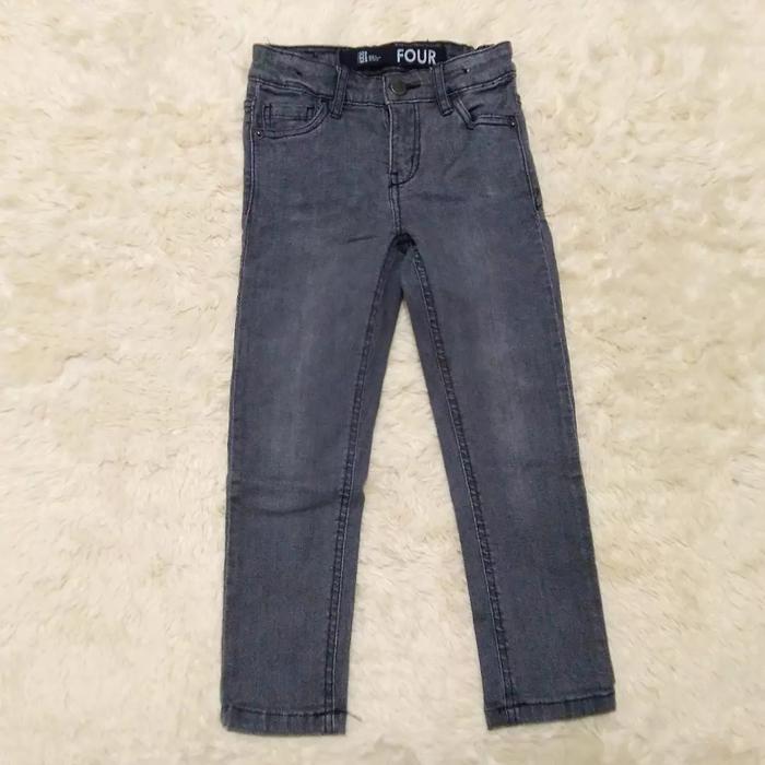 Gambar PRELOVED CELANA PANJANG JEANS COTTON ON KIDS ANAK COWOK CEWEK SECOND v dari Yeah.Preloved undefined Tokopedia