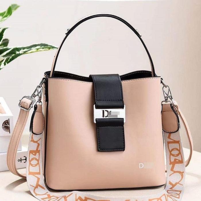 Gambar Tas kondangan wanita simple elegan bq3084 pesta perempuan ibu ibu - khaki dari Nirmala21 undefined Tokopedia