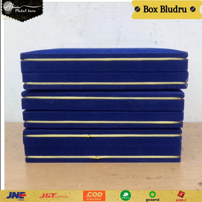 Gambar Plakat Kayu 3D Custom + Box Bludru Warna Hijau - Biru dari abimplakatkaca undefined Tokopedia