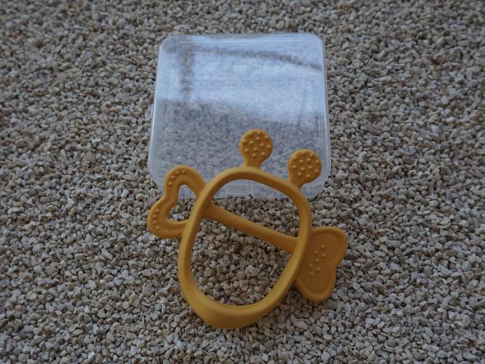 Gambar Nana Silicone Monster Teether Free Case Teether Gelang Mainan Bayi - Kuning dari Nanana baby shop undefined Tokopedia