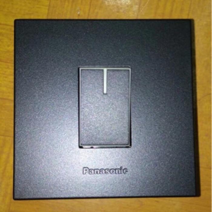 Gambar saklar tunggal single panasonic putih white style - HITAM BLACK dari PROLED ELECTRIC undefined Tokopedia