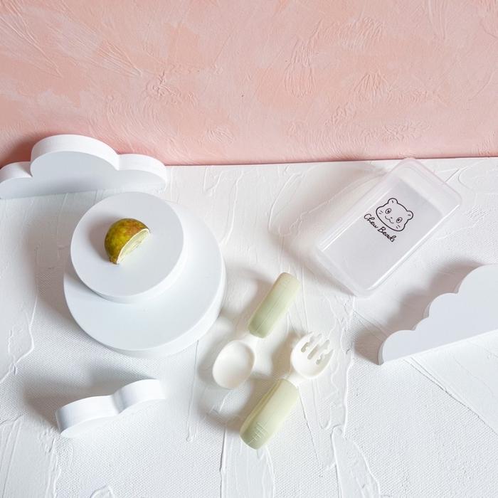 Gambar Korean Series - Learning Self-feed Spoon Fork - Lime dari HelloPanPan undefined Tokopedia