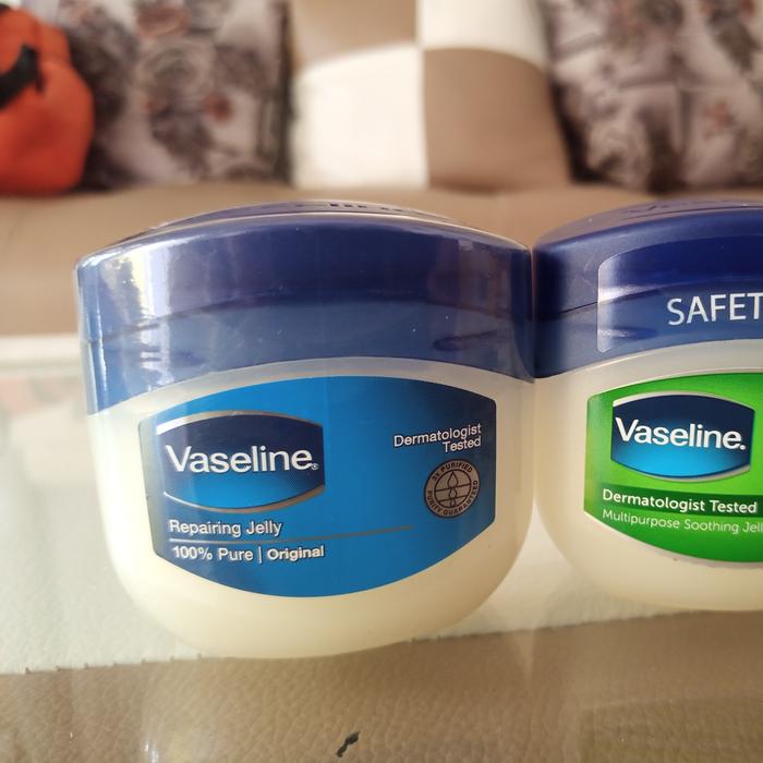 Gambar vaseline petroleum jelly 50ml - original dari SalfaShoop undefined Tokopedia
