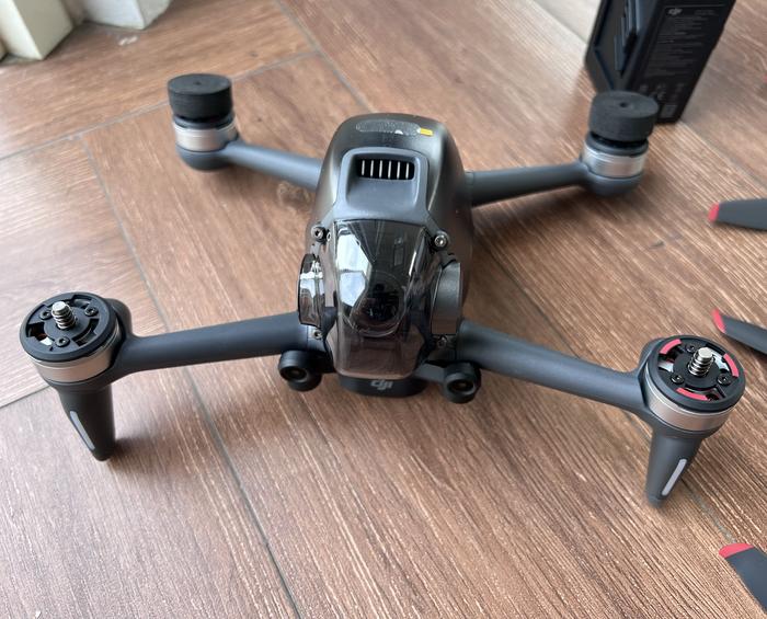Gambar Dji FPV drone only, Tam mulus batre + prop lengkap dari EliTE83 undefined Tokopedia