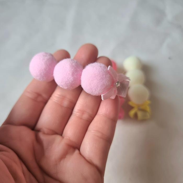 Gambar [4 pcs] Jepitan Rambut | Handmade 3bola s pita jp3244 - pita dari Little Puella undefined Tokopedia