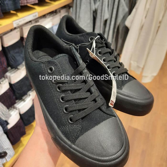 Gambar UNIQLO Sepatu Kanvas Katun Lace Up Sneakers Hitam Black Pria JASTIP - BLACK, 39 dari GoodSmileID2 undefined Tokopedia