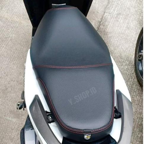 Gambar Sarung Cover Kulit Jok MBtech Vario 160 150 125 110 Original - HITAM MERAH, TIPE MOTOR LAIN dari yshop.id accessories undefined Tokopedia