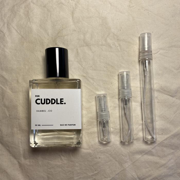 Gambar Decant HAMBEL Perfume Cuddle Oliver Tabrani - Cuddle, 2 ml dari fomostoree undefined Tokopedia