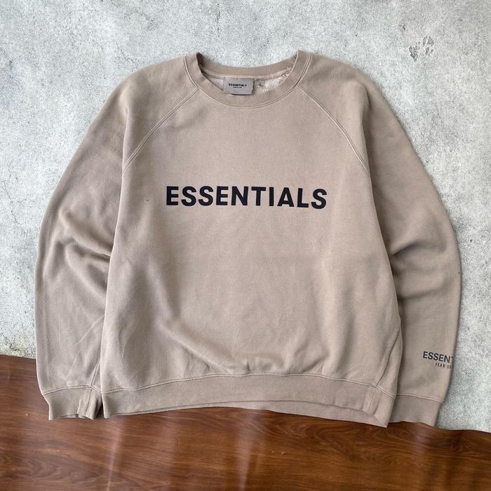 Gambar essentials fear of god crewneck sweatshirt dari NOVEMBER2NDD undefined Tokopedia