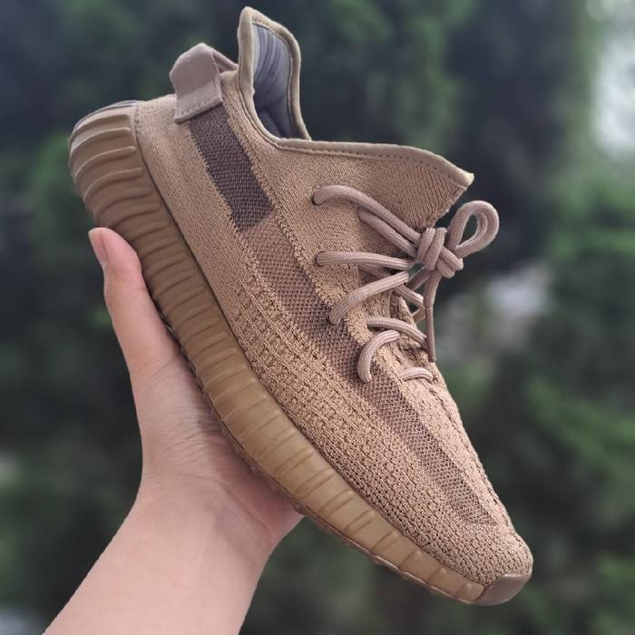 yeezy 350 earth on feet