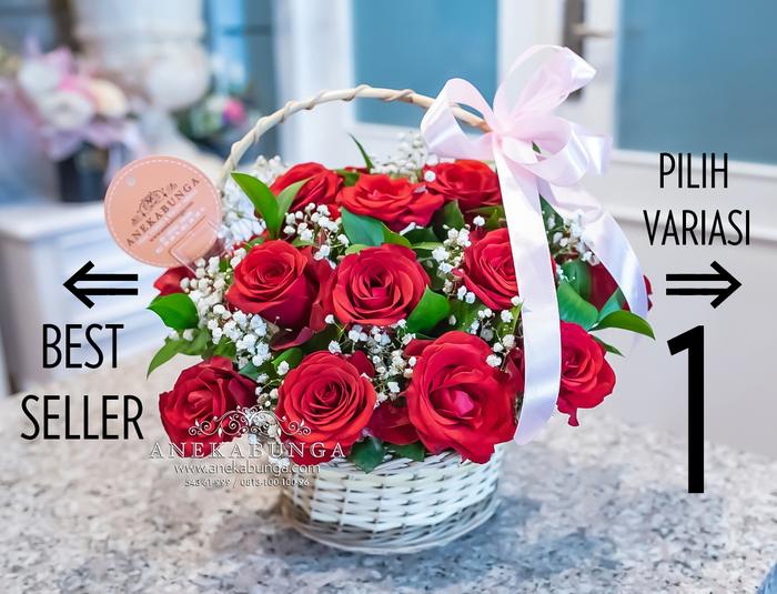 Gambar Rangkaian Keranjang Bunga Asli Basket Fresh Flower Rotan Wisuda Ultah - Foto No.1 dari Aneka Bunga 0813-100-100-96 undefined Tokopedia