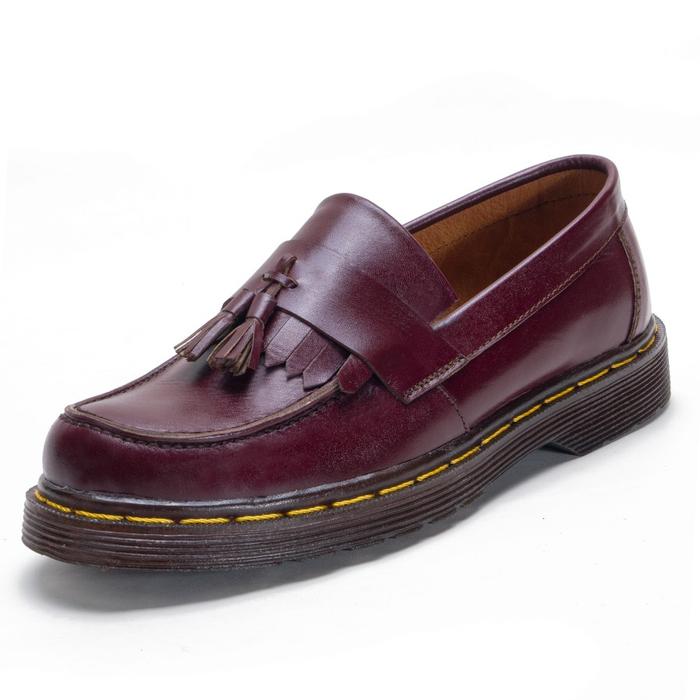Gambar Sepatu Docmart Pria Loafers Slip On Casual Pria Kulit Asli Formal - Marun, 40 dari FourText undefined Tokopedia