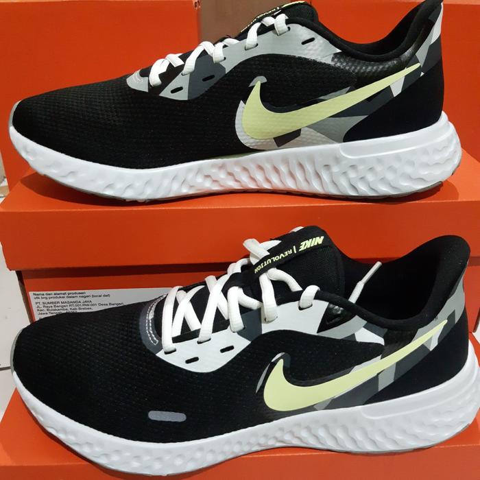 Gambar NIKE REVOLUTION 5 MEN RUNNING SHOES size 42 & 43 SEPATU ORIGINAL BNIB - Hitam, 43 dari BREAKDOWNPART2 undefined Tokopedia